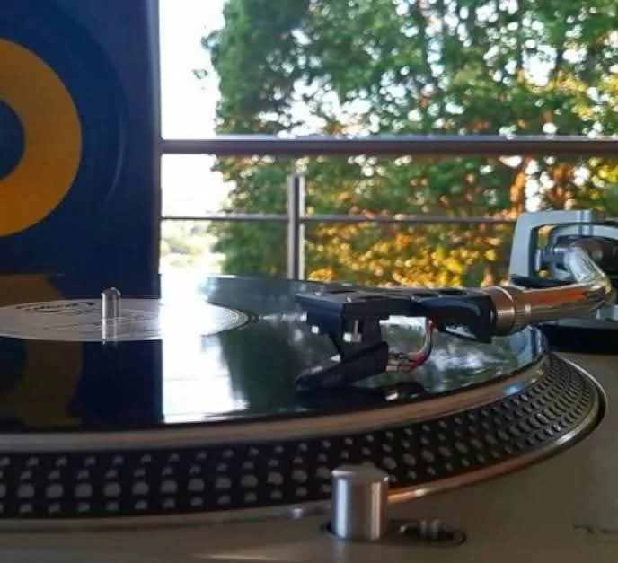 Turntable closeup